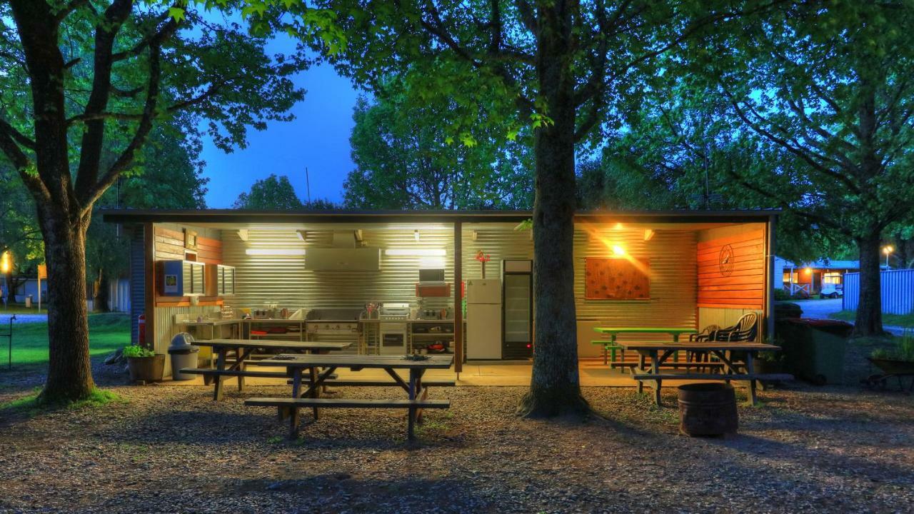 Big4 Porepunkah Holiday Park Bright Exterior foto